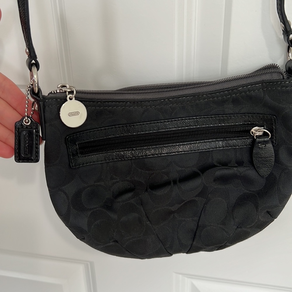 Authentic Coach crossbody purse! 💫